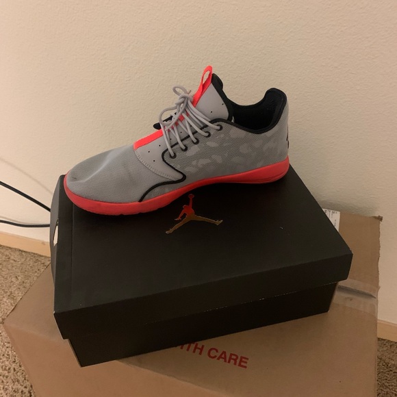 Jordan eclipse - Picture 4 of 5